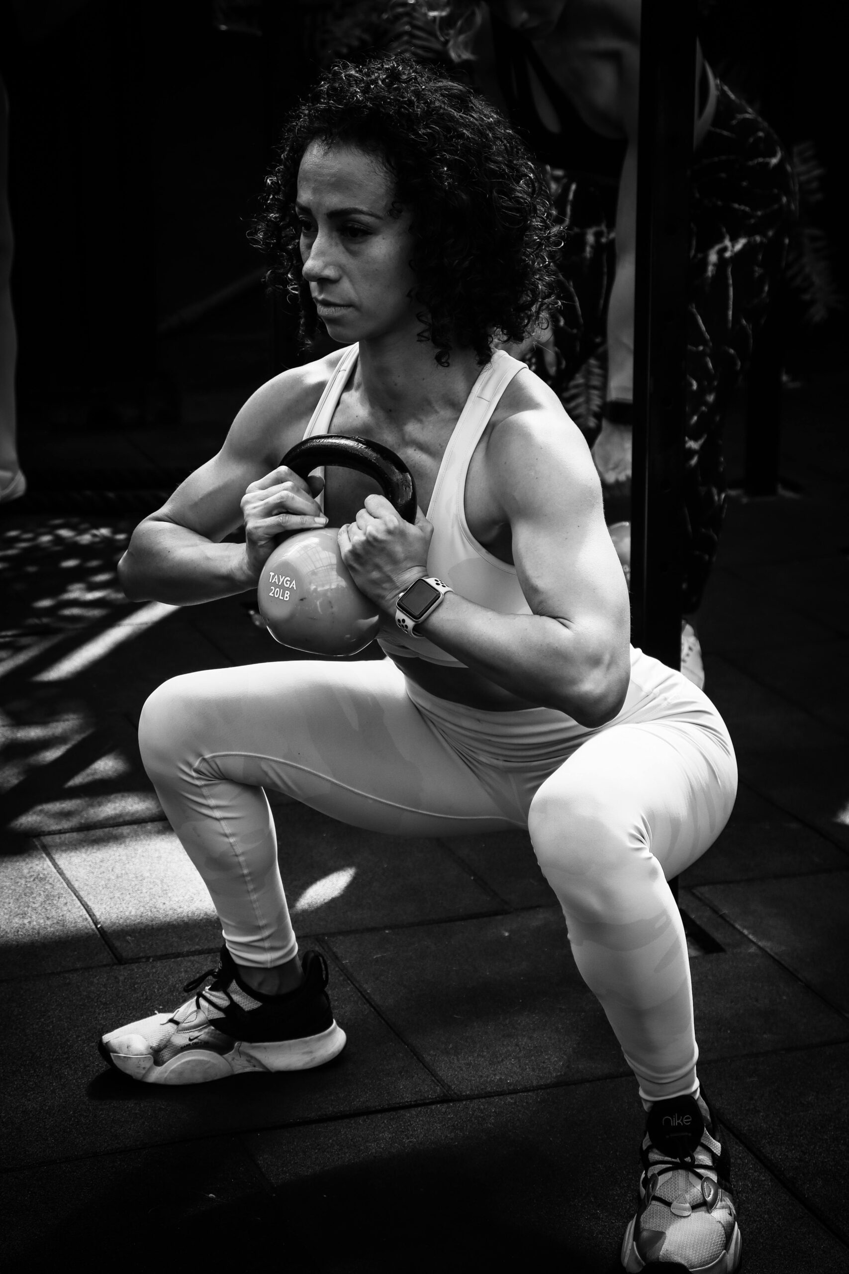 Modified squat for women with knee pain